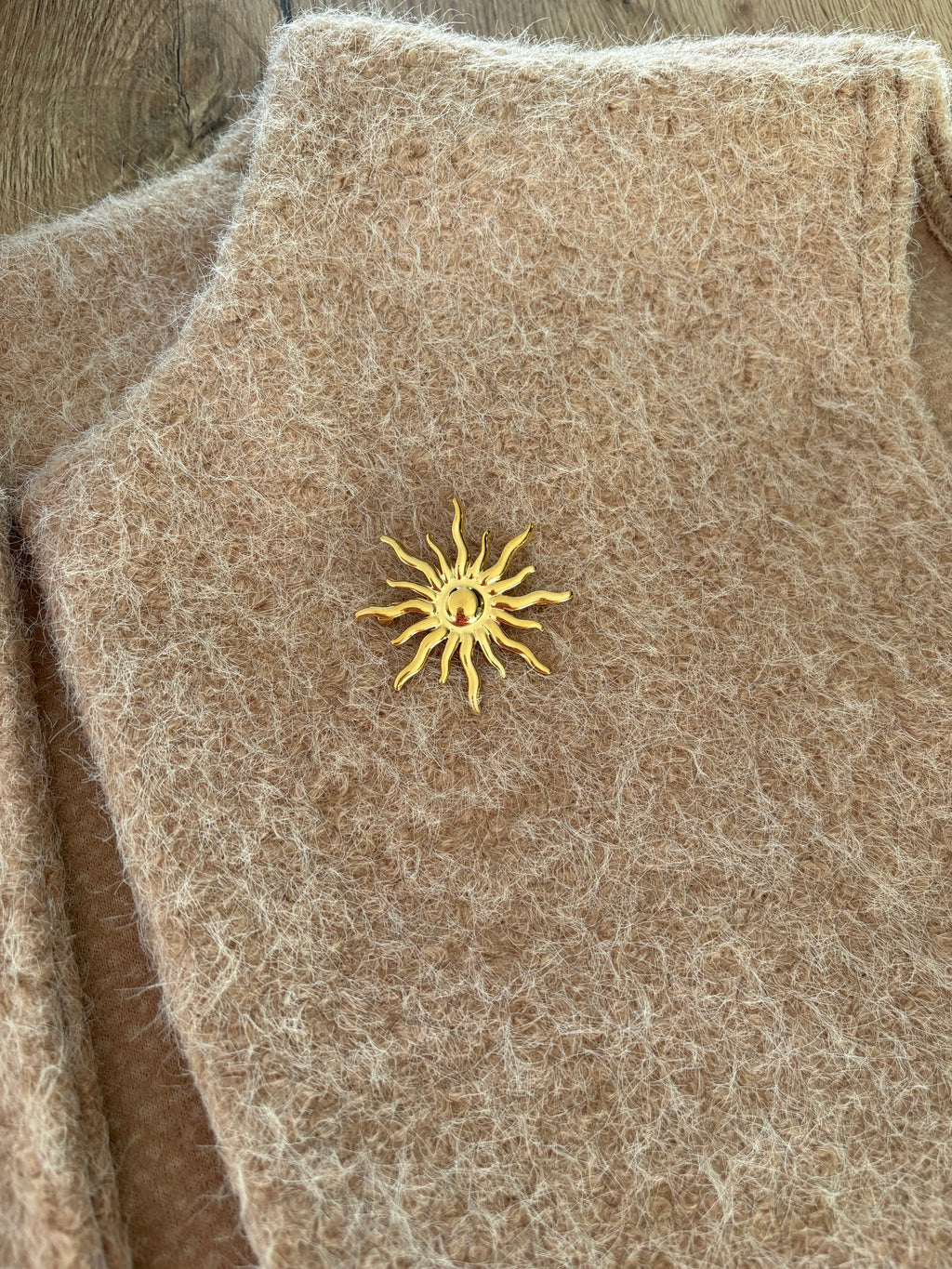 Broche soleil