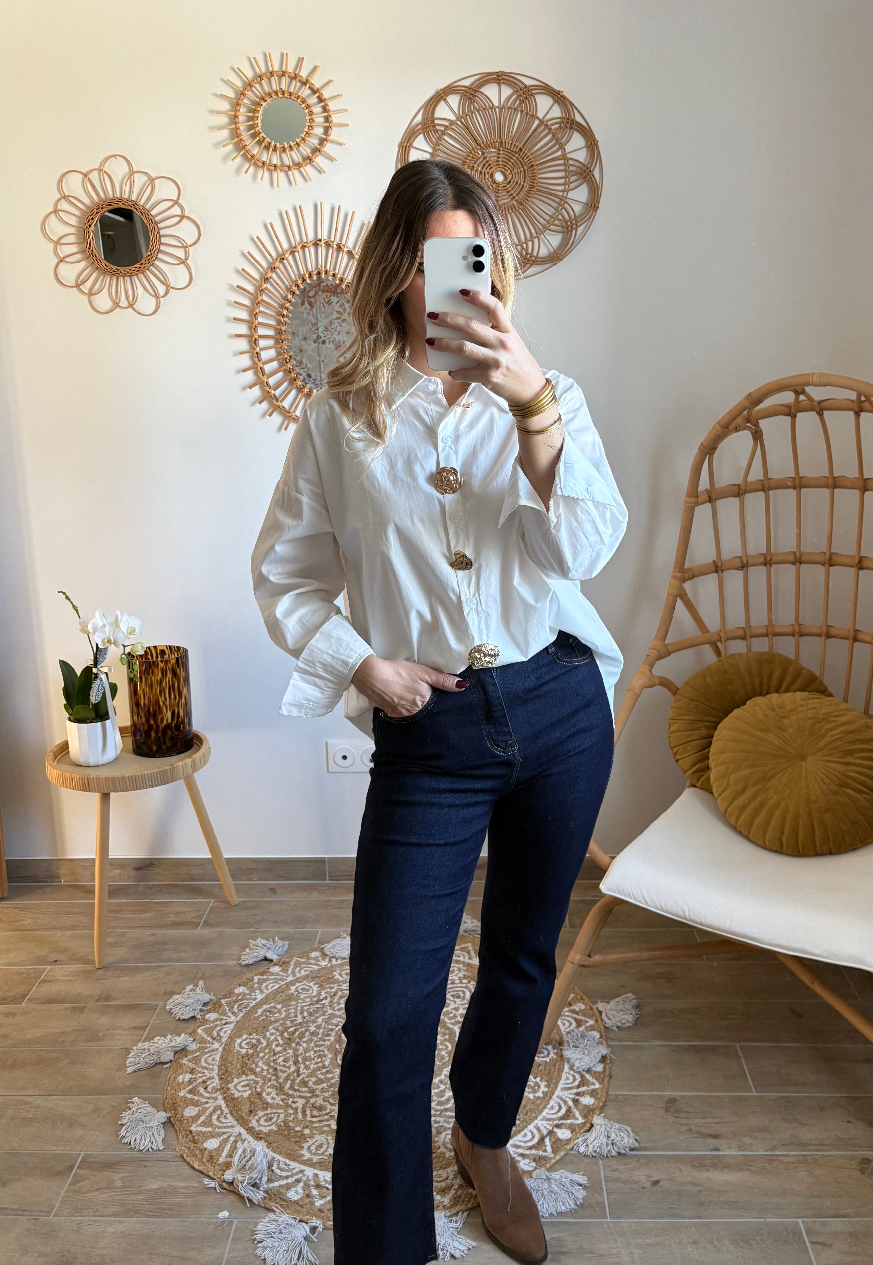 Chemise blanche boutons dorés