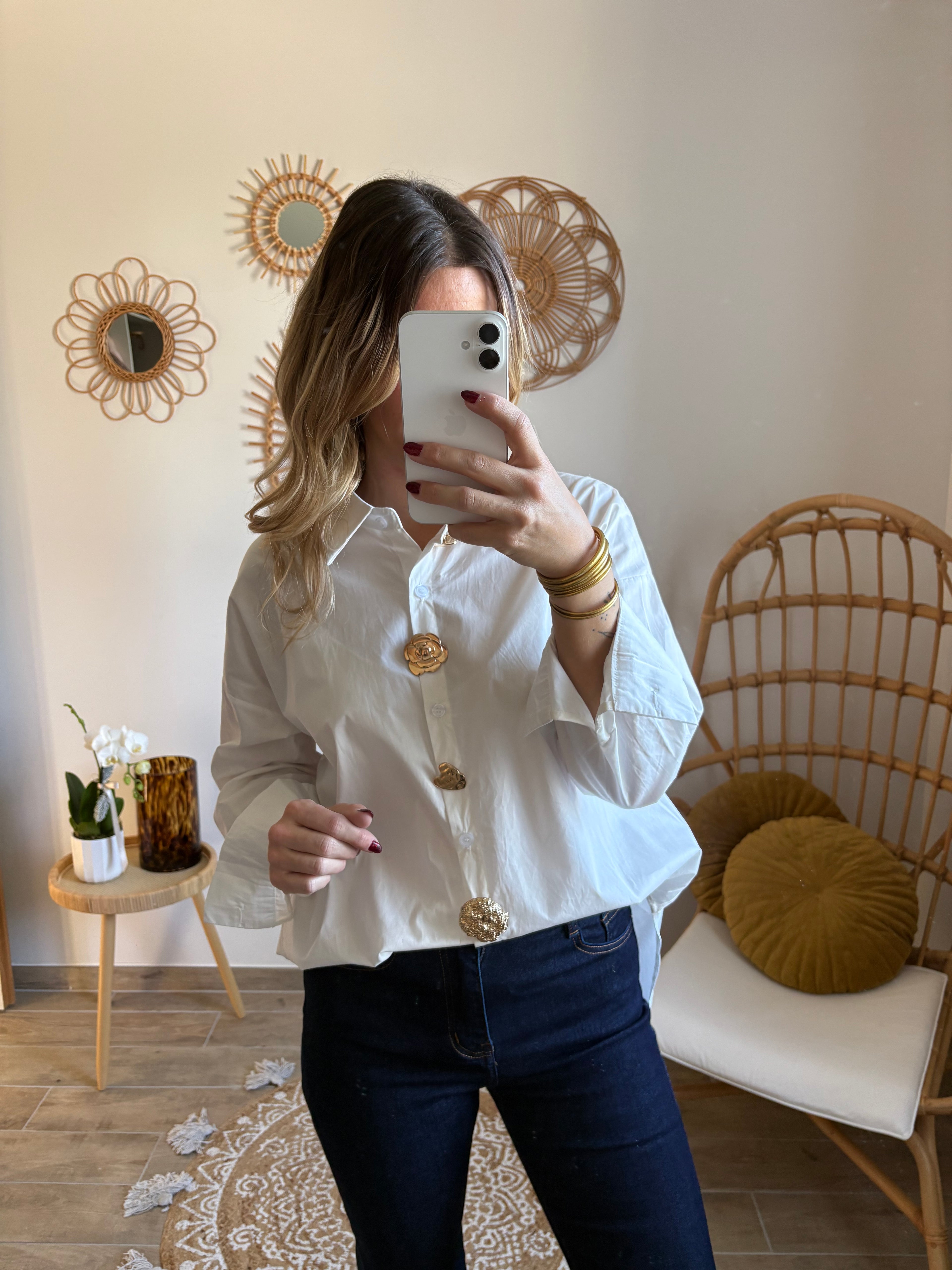 Chemise blanche boutons dorés